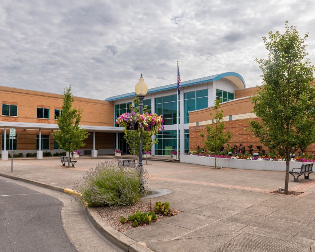 city hall in albany oregon